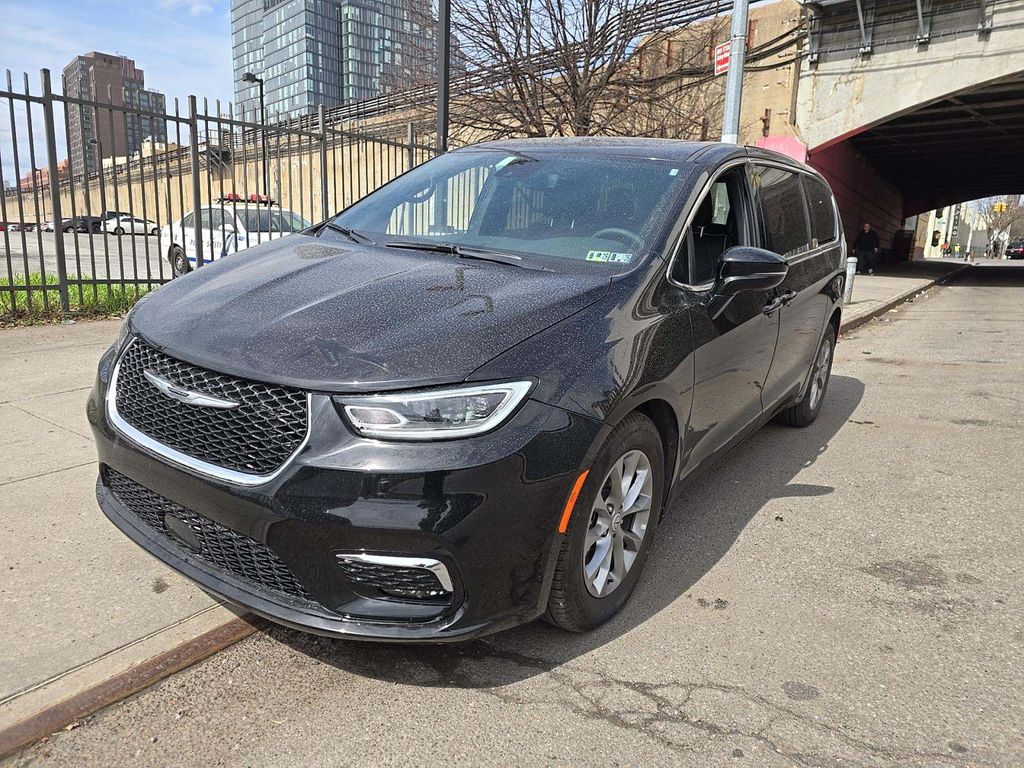 2026 Chrysler Pacifica Limited photo