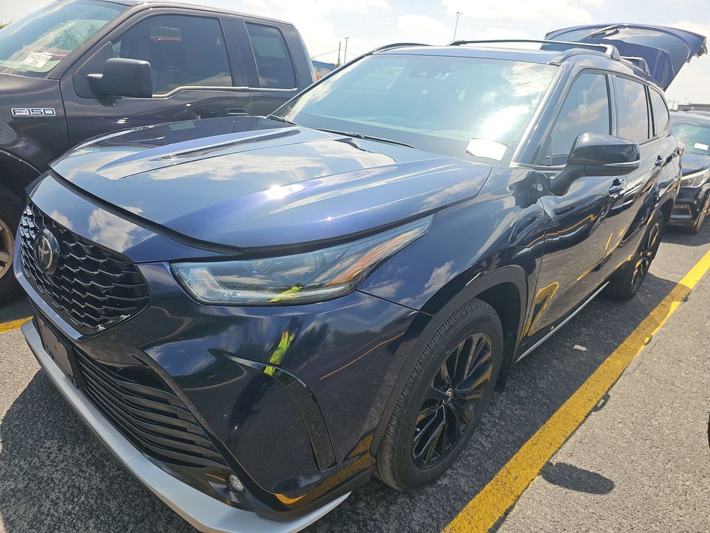 2025 Toyota Highlander XSE photo