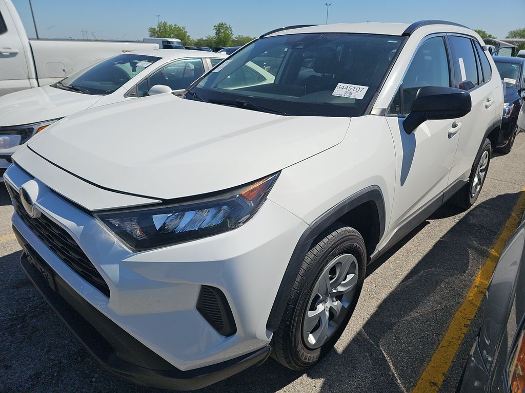 2019 Toyota RAV4 LE photo