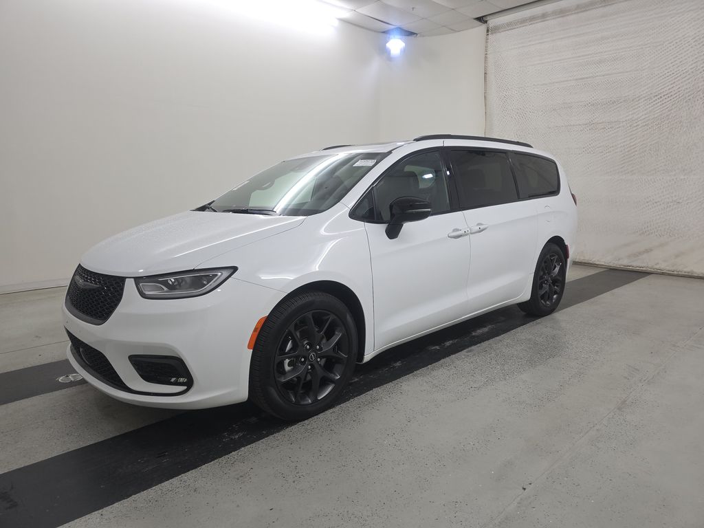 2026 Chrysler Pacifica Limited photo