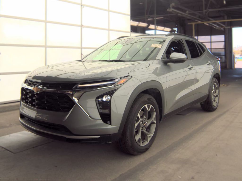 2025 Chevrolet Trax LT photo