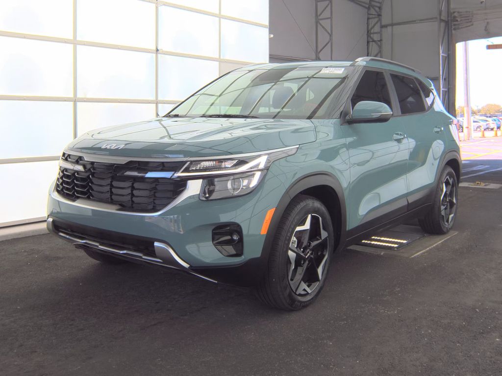 2025 Kia Seltos EX photo