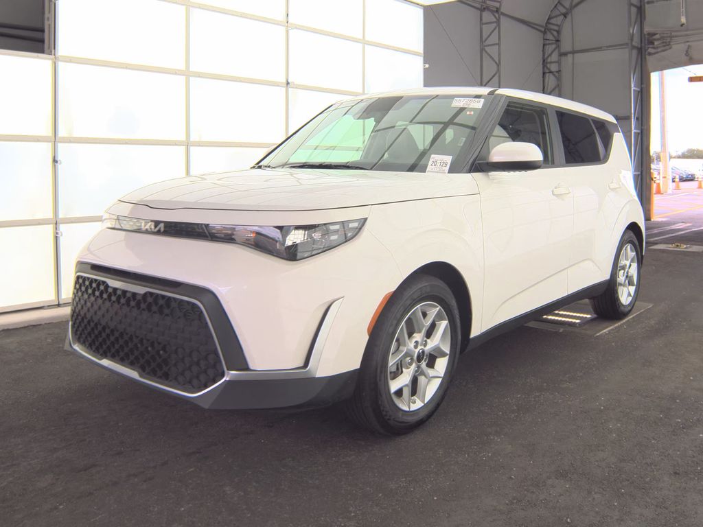 2025 Kia Soul LX photo