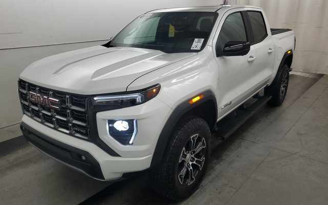 2025 GMC Canyon AT4 photo