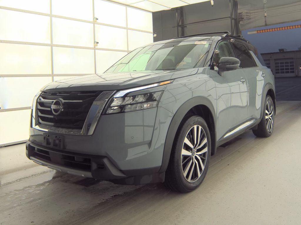 2025 Nissan Pathfinder Platinum photo