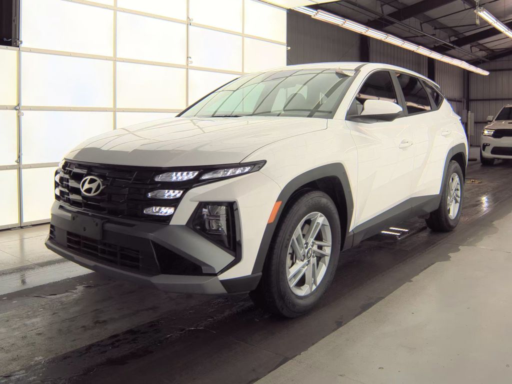 2025 Hyundai Tucson SE photo