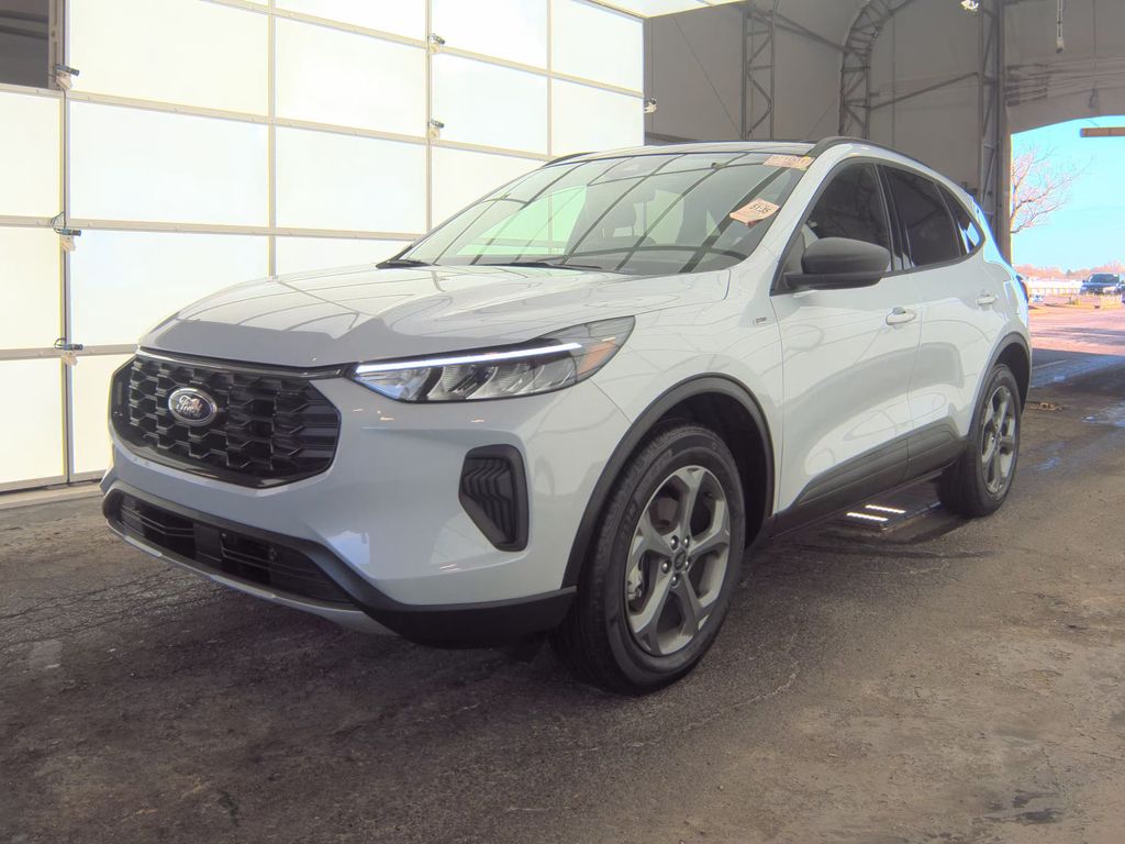 2025 Ford Escape ST-Line photo