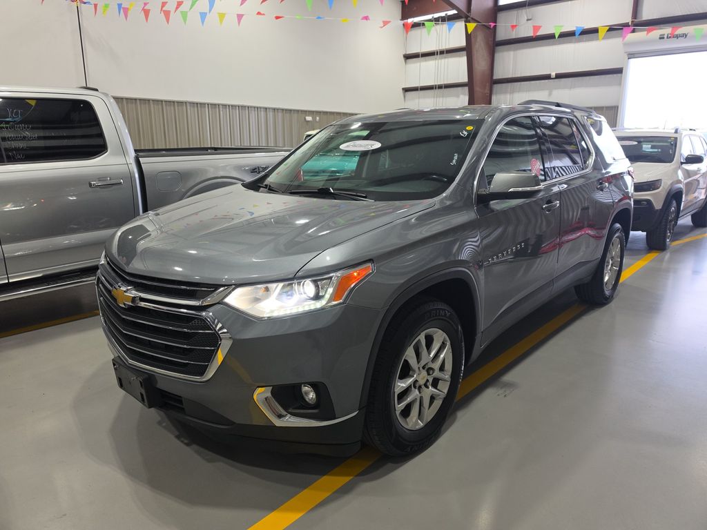 2021 Chevrolet Traverse LT Cloth photo