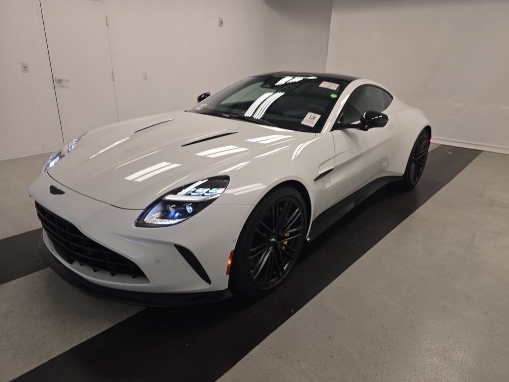 2025 Aston Martin Vantage photo